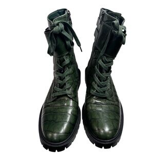 Vince Camuto textured leather combat boots Size 9M / EU 40